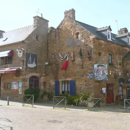 Belle Vue Pointe St Mathieu, Piscine Chauffee, 100 M Et Gr34 Holiday home Le Conquet
