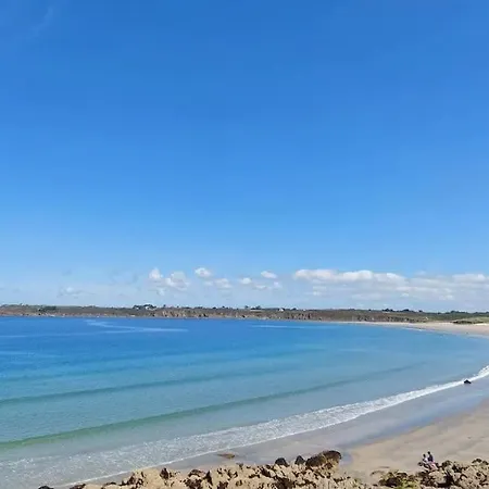 Belle Vue Pointe St Mathieu, Piscine Chauffee, 100 M Et Gr34 Holiday home *