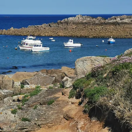 Belle Vue Pointe St Mathieu, Piscine Chauffee, 100 M Et Gr34 Le Conquet