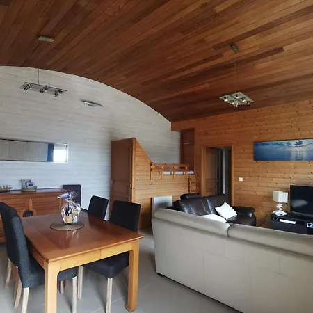 Belle Vue Pointe St Mathieu, Piscine Chauffee, 100 M Et Gr34 Holiday home